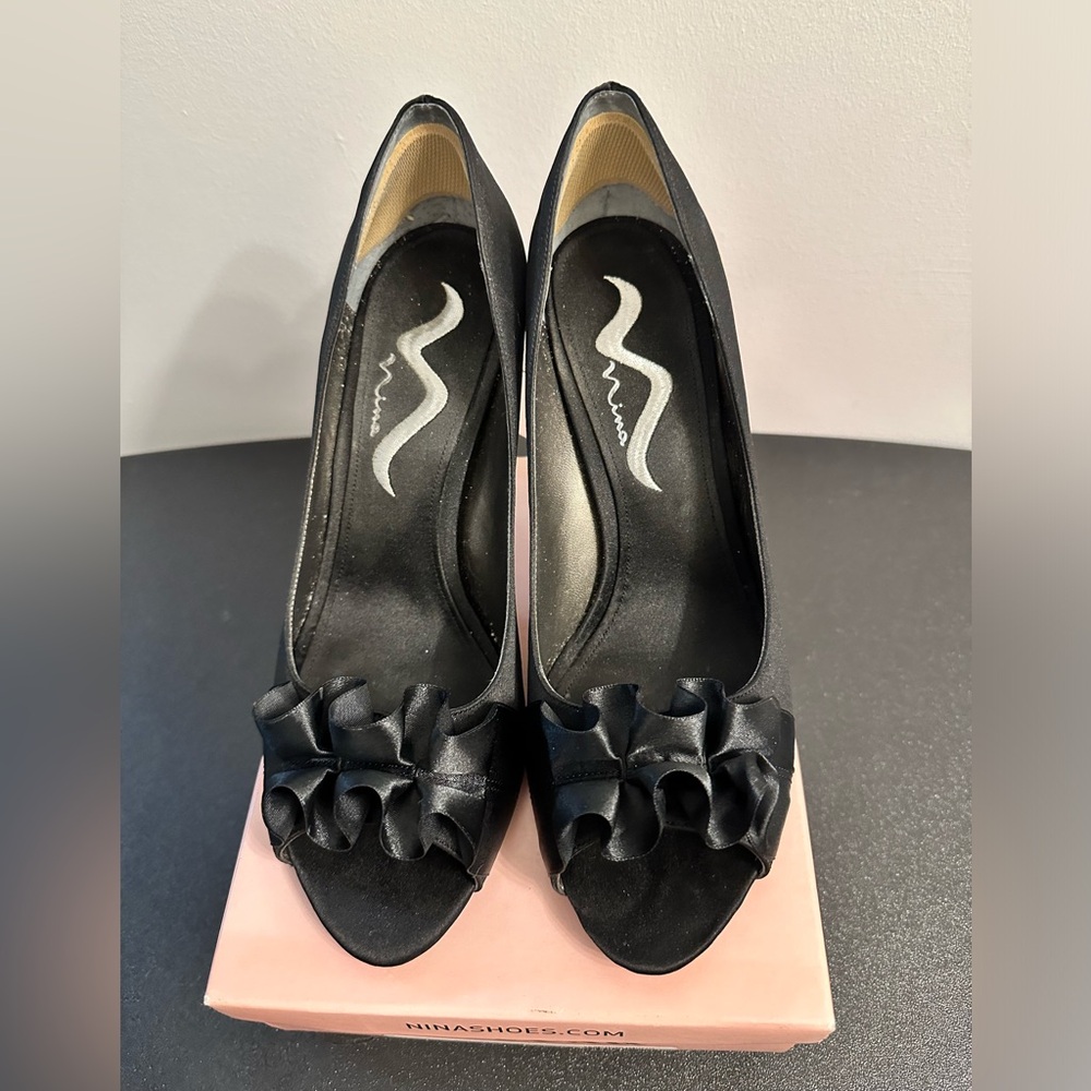 Nina Fulvia Women’s Elegant Black Ruffle Peep-Toe Heels, 9M